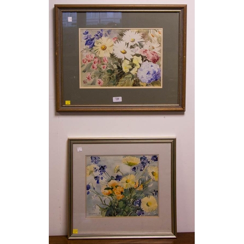 120 - V M WALTERS. 
2 X STILL LIFE FLOWERS 
WATERCOLOUR 26 X 32CM . 
SIGNED