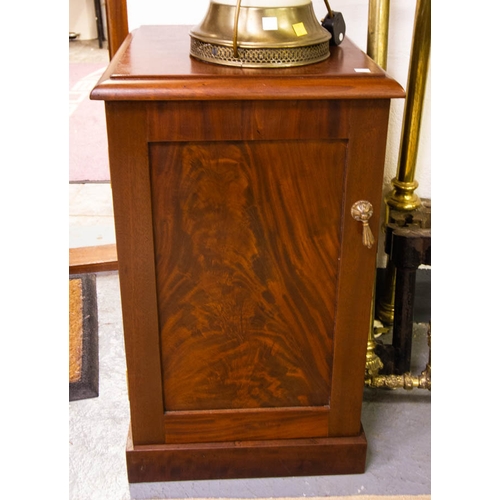 36 - PAIR OF QUALITY VICTORIAN MAHOGANY BEDSIDE LOCKERS  43 X 45 CM X 73CM HIGH.