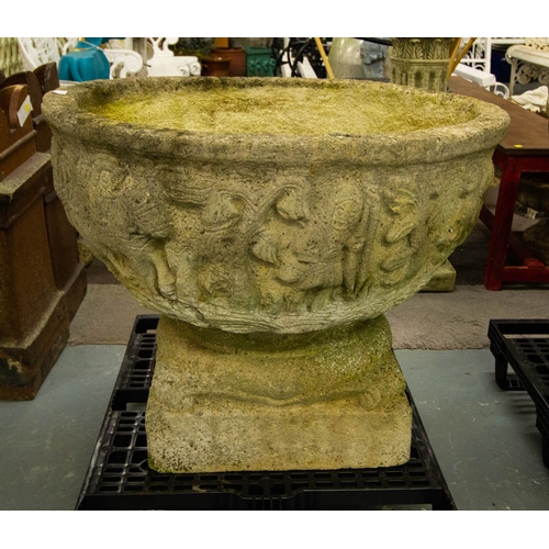 15 - PAIR OF LARGE ORNATE SPANISH SANDSTONE URNS ON PLINTHS (ONE PLINTH DAMAGED) 60CM HIGH X 77CM DIAMETE... 