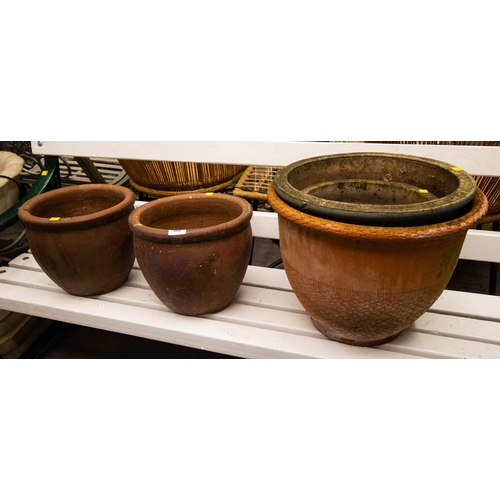 405 - PAIR OF TERRACOTTA PLANTERS 30 X 26H CM + 3 POTS