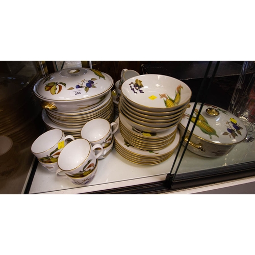 204 - EVERSHAM 45 PIECE DINNER SERVICE