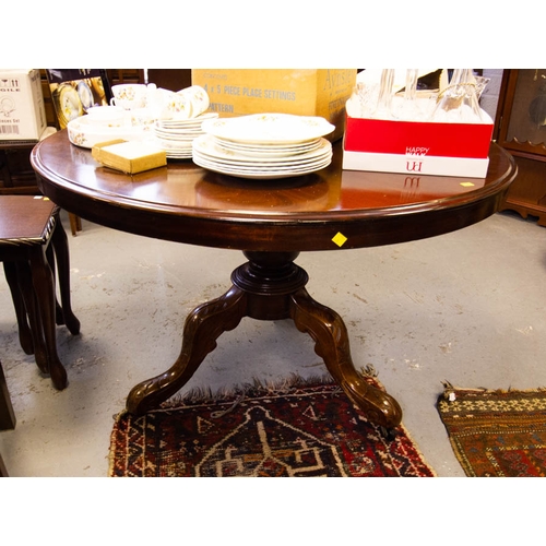 226 - VICTORIAN MAHOGANY TABLE ON TRIPOD BASE 112W CM