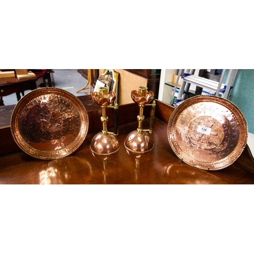 139 - PAIR OF COPPER + BRASS CANDLESTICKS + PAIR OF COPPER TRAYS 22CM