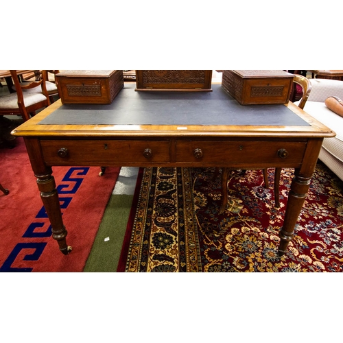 187 - VICTORIAN MAHOGANY LIBRARY TABLE WITH DRAWERS 130 X 95 X 75H CM