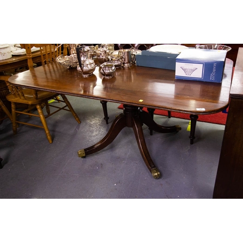 208 - REGENCY MAHOGANY BREAKFAST TABLE 147W X 114D CM