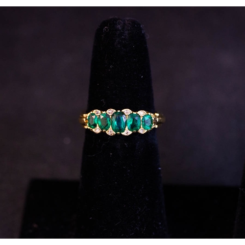 305 - 18K EMERALD EXPANDING FLEXI RING WITH 8 DIAMONDS - SIZE L - P