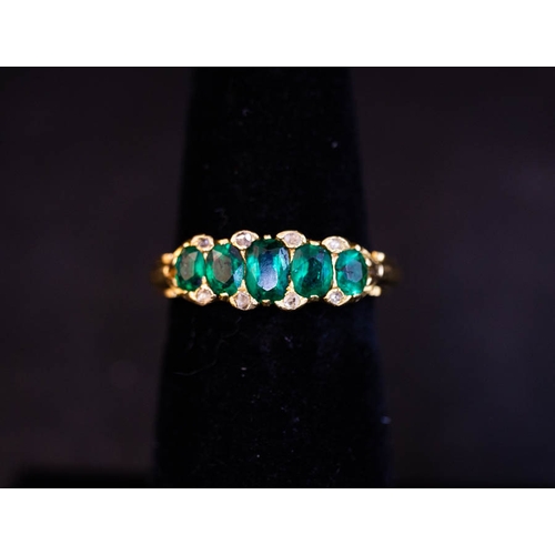 305 - 18K EMERALD EXPANDING FLEXI RING WITH 8 DIAMONDS - SIZE L - P