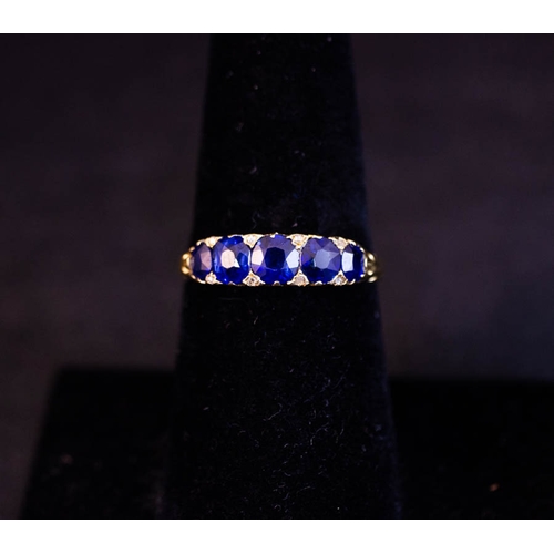 306 - 18K YELLOW GOLD CLAW SET VICTORIAN 5 STONE SAPPHIRE RING SIZE Q