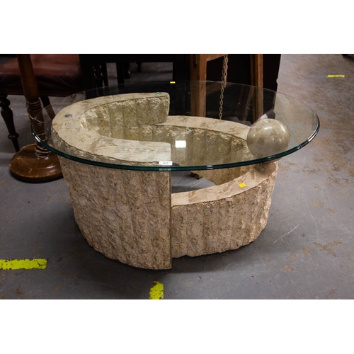 417 - GLASS TOP OVAL COFFEE TABLE 101 X 70 X 50H CM