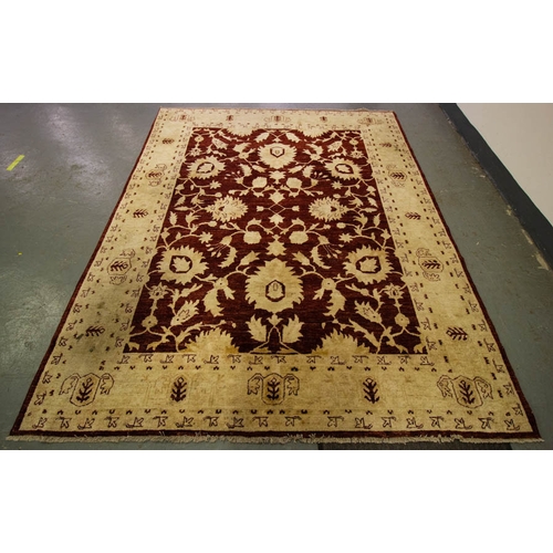 442 - CREAM AND RUST GROUND MODERN RUG 300 X 240CM