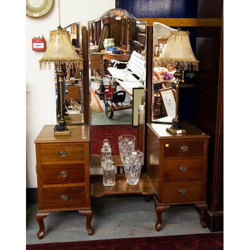 64 - SUNK CENTRE MAHOGANY DRESSING TABLE WITH 3 MIRRORS 125W X 49D CM