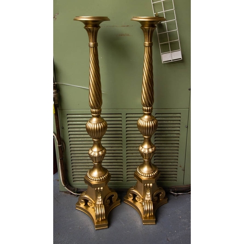 89 - PAIR OF GILDED TORCHERES. 110 CM HIGH