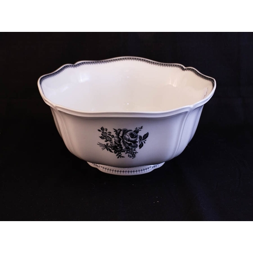 121 - WEDGWOOD LUDLOW BOWL + SQUARE DISH