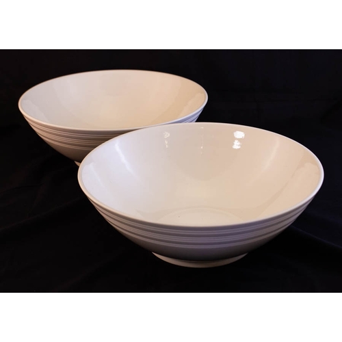 4 - WEDGWOOD JASPER CONRAN 6 PLACE DINNER SERVICE + 2 SERVING BOWLS + 2 LARGE VEGETABLE DISHES