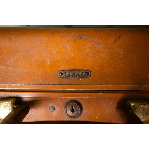 129 - VINTAGE SAMSONITE SUITCASE