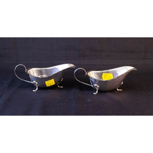 502 - PAIR OF SILVER SAUCE BOATS 180G + SILVER BOX 140G