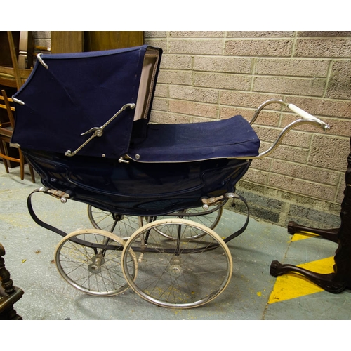 719 - LARGE VINTAGE  PRAM