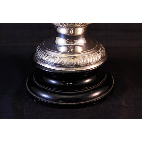 265 - GEORGIAN IRISH SILVER LIDDED TROPHY ON TIMBER BASE BY WILLIAM THOMPSON 1680G/59OZ TOTAL HEIGHT INCLU... 