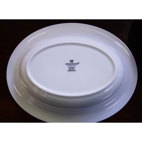 226 - 4 + 4  ROYAL DOULTON  DINNER & SIDEPLATES 