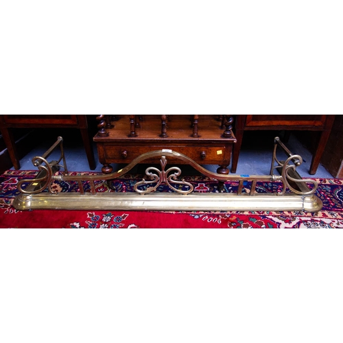247 - VICTORIAN BRASS FENDER. 139CM L