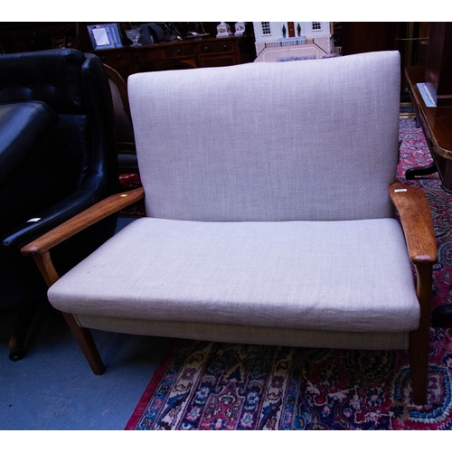 273 - VINTAGE 2 SEATER OATMEAL SETTEE 117L CM
