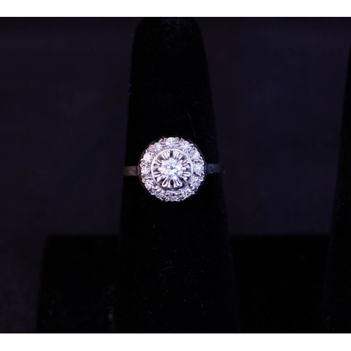 502 - ANTIQUE DIAMOND CLUSTER RING SET IN PLATINUM - APPROX 1CT DIAMOND, SIZE N