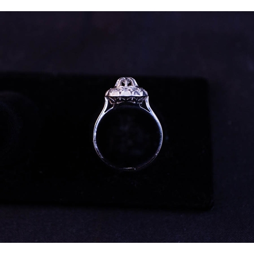 502 - ANTIQUE DIAMOND CLUSTER RING SET IN PLATINUM - APPROX 1CT DIAMOND, SIZE N