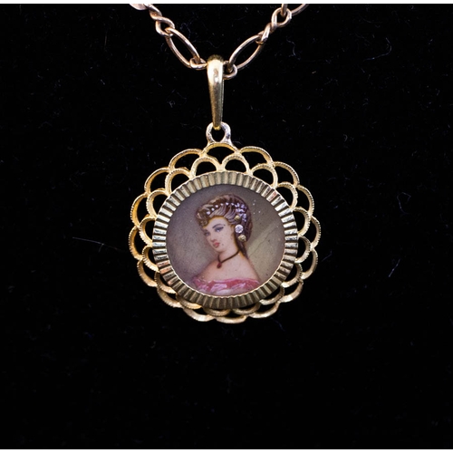 510 - 18K YELLOW GOLD PENDANT WITH 9K CHAIN (6G) - 9G TOTAL WEIGHT