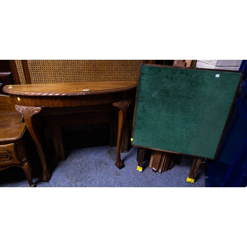 527 - HALF MOON TABLE + BRIDGE TABLE