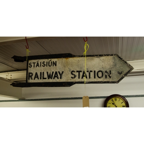 484 - CAST RAILWAY STATION ROAD SIGN 30 X 104CM