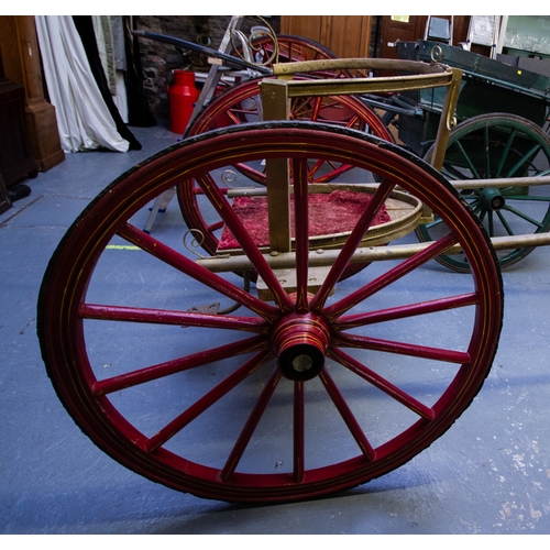 RED RACING CHARIOT WITH 14 SPOKE WHEELS