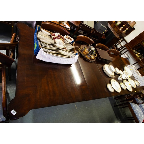 433 - QUALITY MAHOGANY EXTENDABLE DINING TABLE WITH TWO LEAVES 275L X 121W X 75H CM (LEAVES 45.5W EACH)