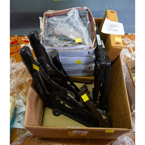 293 - LOT OF CAST IRON WALL BRACKETS