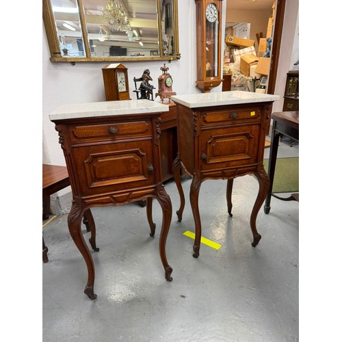 PAIR OF FRENCH MARBLE TOP MAHOGANY LOCKERS ON CABRIOLE LEGS 42 X 42 X 85H CM