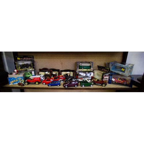 32 - COLLECTION OF MODEL CARS