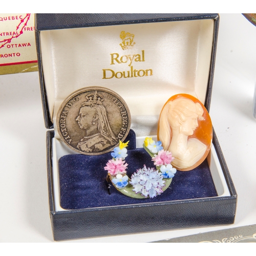 265 - A collection of collectable items, including a Silver Crown, Jubilee head 1889, cameo brooch, onyx, ... 