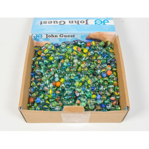 917 - All 1970's to 1980's, 200+ marbles all in Excellent Condition.