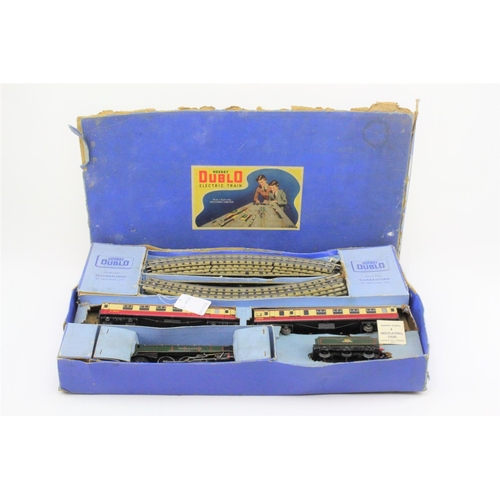 592 - A Hornby-Dublo EDP 12 passanger train set, including the duchess of Montrose and two carriages etc. ... 