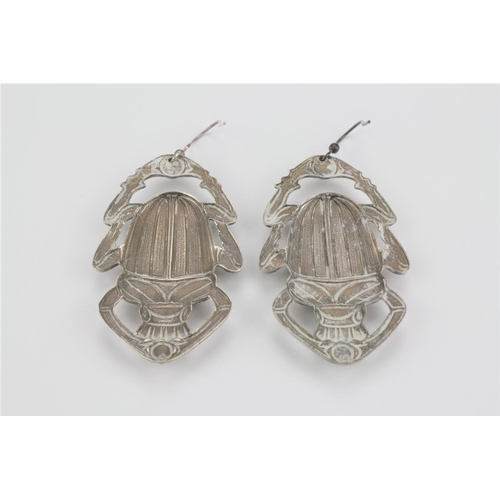 199 - A pair of scarab earrings, in the Egyptian style.