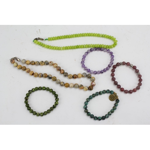 89 - A collection of bead hardstone jewellery, consisting of 4 bracelets and two necklaces.