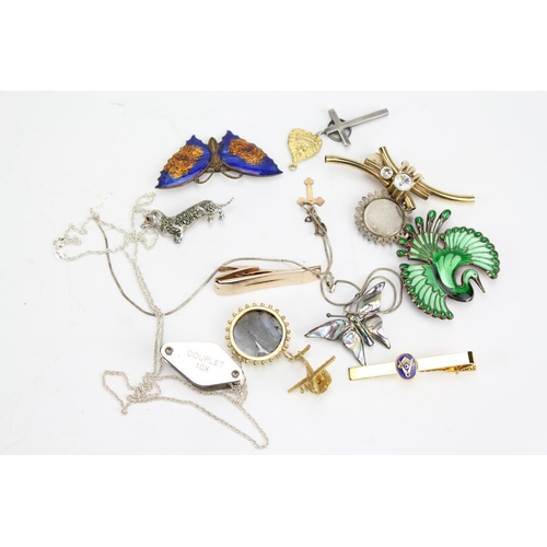 88 - A collection of 1950's/60's paste jewellery, daschund brooch etc.