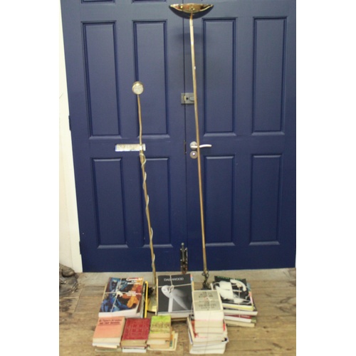 657 - A quantity of art books, and two lamps.