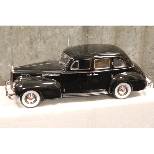 43 - 2 x Guiloy Miniature Collection 1/18th scale models to include: BMW 327 Coupe & a 1938 Packhard, bot... 