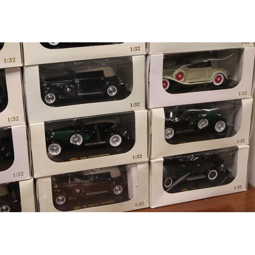 49 - 18 x 1/32nd Signature Models, all Mint with Excellent Original Boxes.