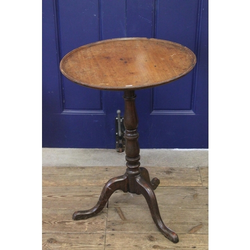 407 - A Georgian Mahogany Wine Table, Resting on a Tripod Base. Width 51 cm x Depth 51 cm x Height 70 cm.