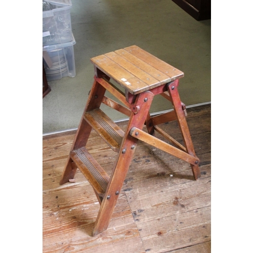 415 - An Antique Set of Oak Fold Up Library Steps.