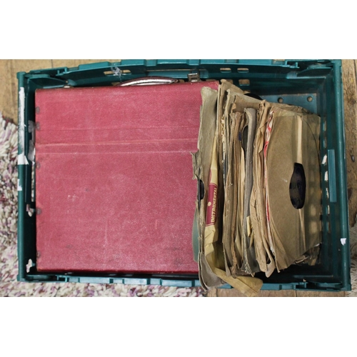 714 - A Collection of 40+ Classical (78's) Records plus original carry case.