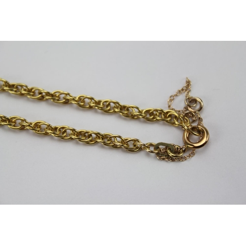 67 - A 9ct Gold double link long chain. Measuring: 71cms. Weighing: 14.7 grams.