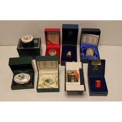 454 - A Collection to include Halcyon days box, pill box, lady bird box, 2001 Christmas and other similar ... 