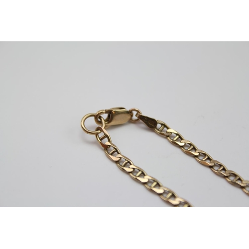 68 - A 9 carat Gold Chain. Weighing: 6.3 grams.